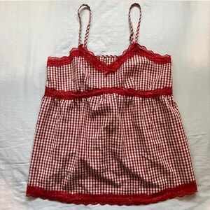 Cute red and white gingham cami
Lace top
Brand: Romwe
Size: XS